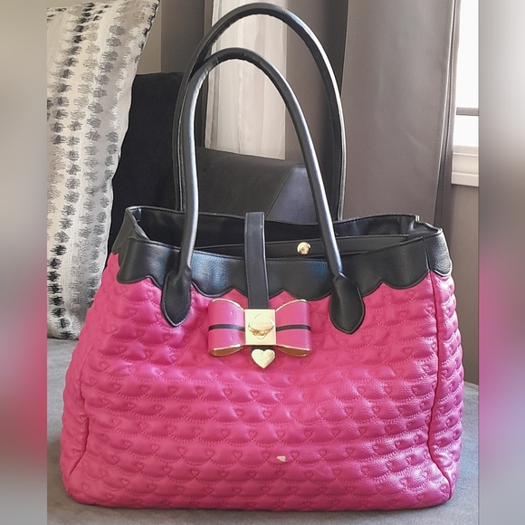 Betsey Johnson Handbags - Betsey Johnson purse